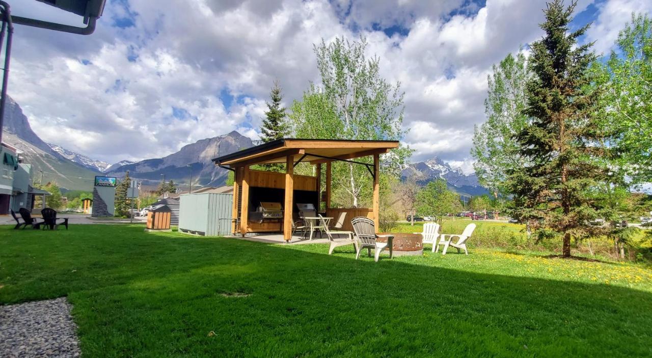 Sunset Resorts Canmore And Spa Экстерьер фото