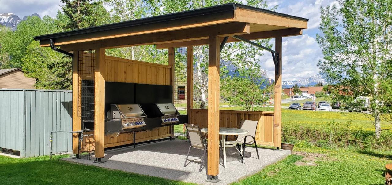 Sunset Resorts Canmore And Spa Экстерьер фото