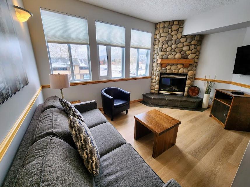 Sunset Resorts Canmore And Spa Экстерьер фото
