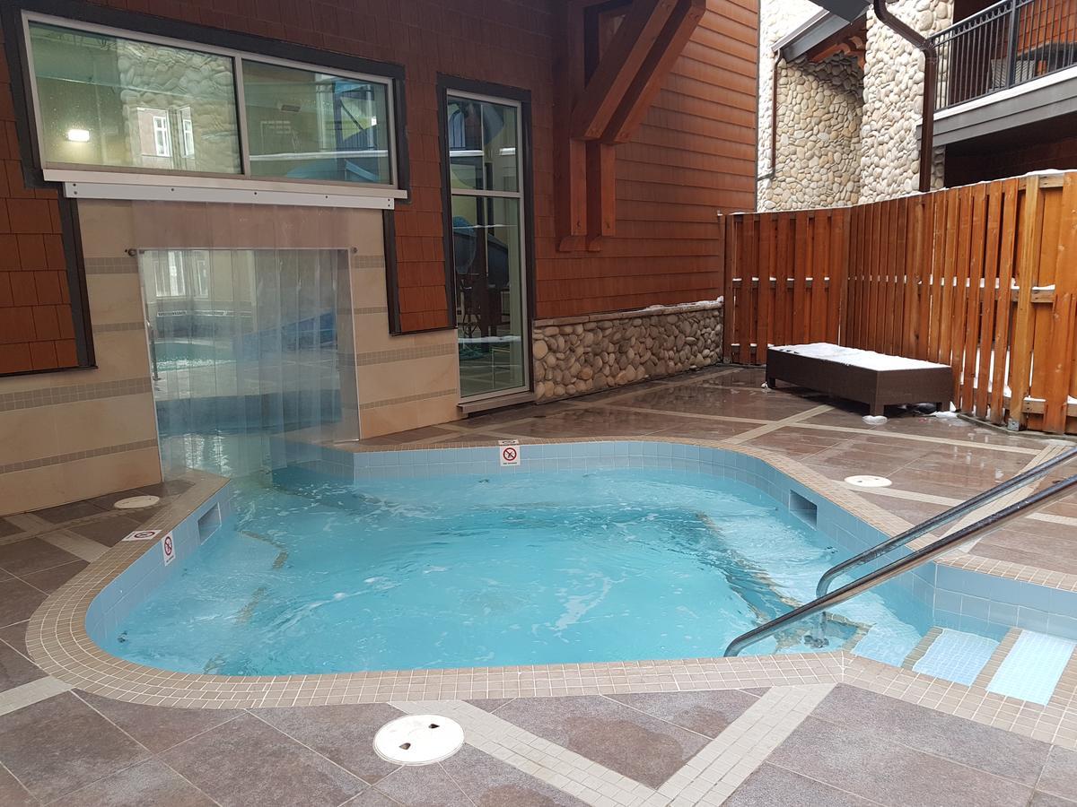 Sunset Resorts Canmore And Spa Экстерьер фото