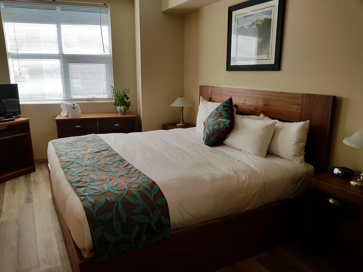Sunset Resorts Canmore And Spa Экстерьер фото