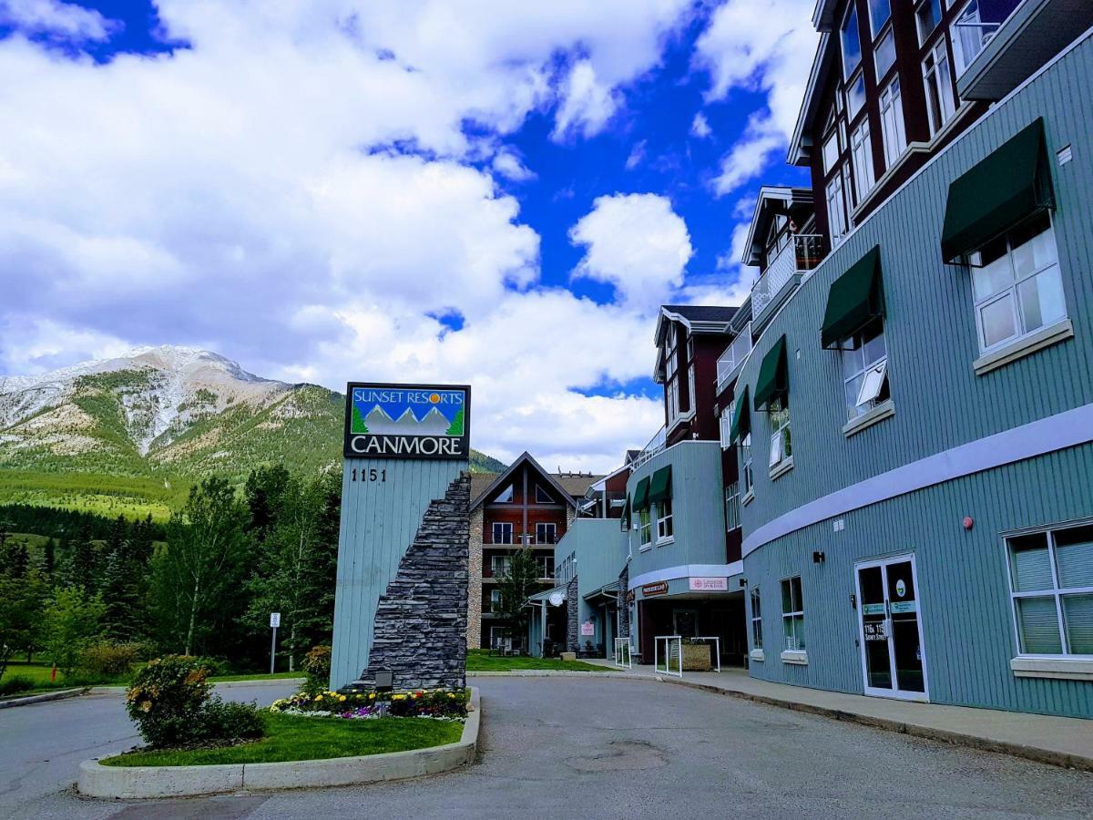 Sunset Resorts Canmore And Spa Экстерьер фото